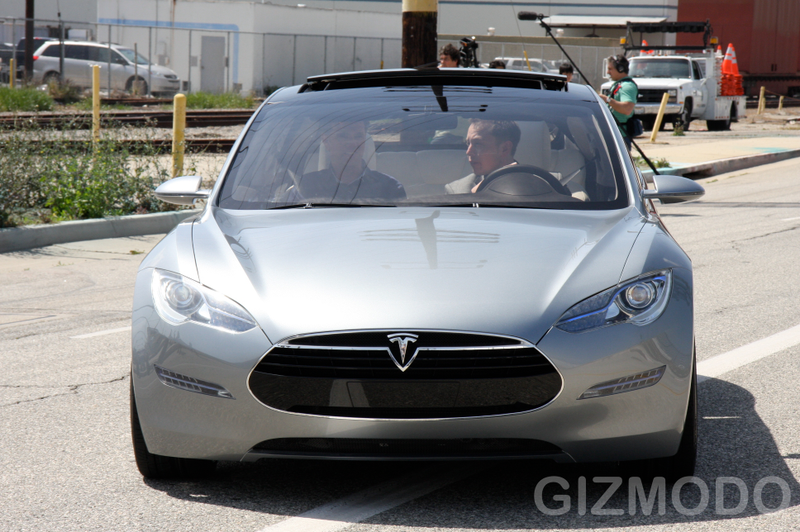 Illustration for article titled Tesla Model S Electric Sedan Prototype Has a Giant Touch Dashboard